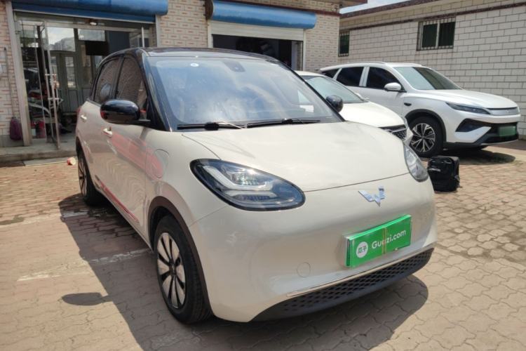 Used Wuling Bingo 2023 203km Comfort Edition Front Right 45 Deg