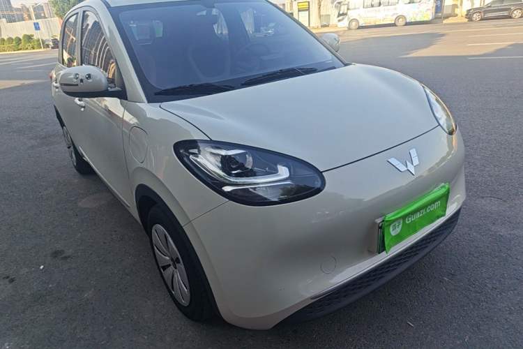 Used Wuling Bingo 2023 203km Light Edition Front Right 45 Deg