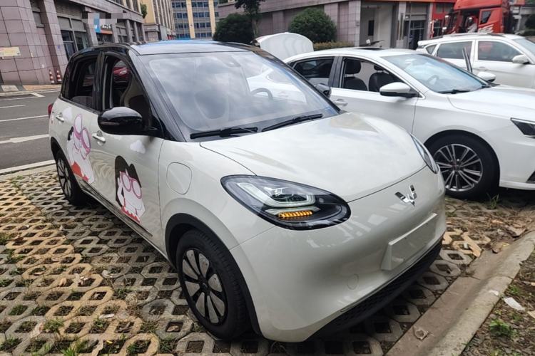 Used Wuling Bingo 2023 333 km Enjoyment Version Front Right 45 Deg
