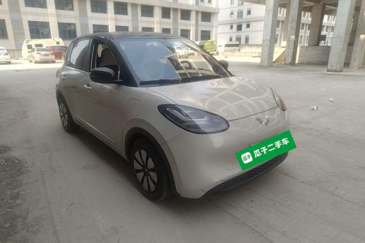 Used Wuling Bingo 2023 410 km Lingxi Deluxe Edition Front Right 45 Deg