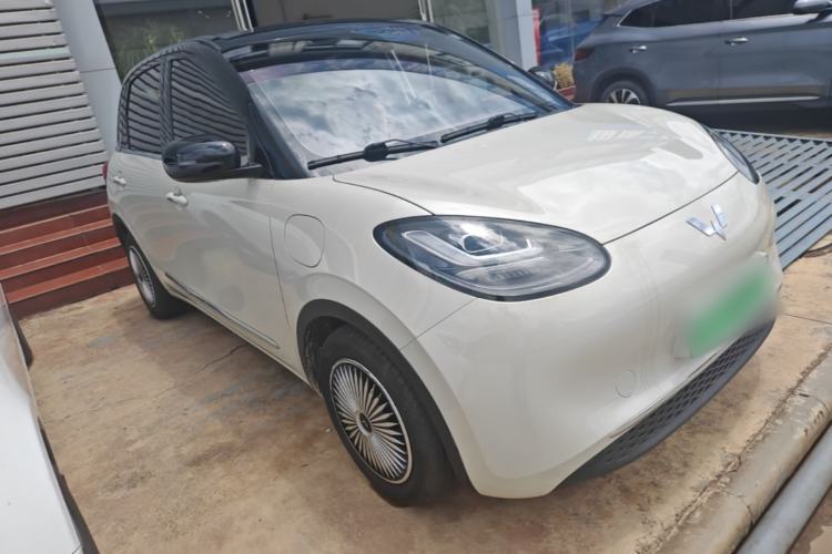 Used Wuling Bingo 2023 203km Comfort Edition Front Right 45 Deg