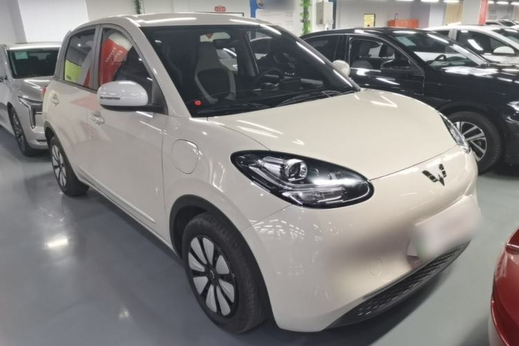 Used Wuling Bingo 2023 203km Light Edition Front Right 45 Deg