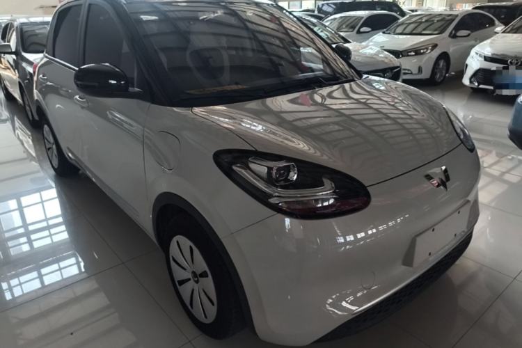 Used Wuling Bingo 2023 203km Light Edition Front Right 45 Deg