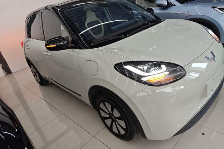 Used Wuling Bingo 2023 333 km Lingxi Connected Version Front Right 45 Deg