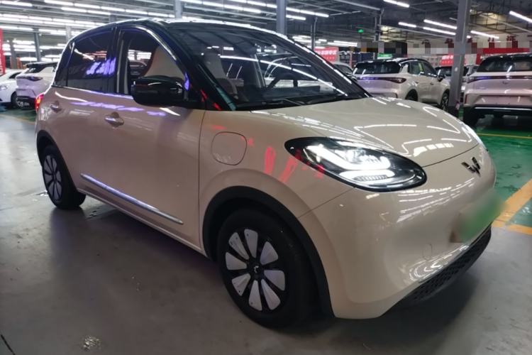 Used Wuling Bingo 2023 333 km Lingxi Connected Version Front Right 45 Deg