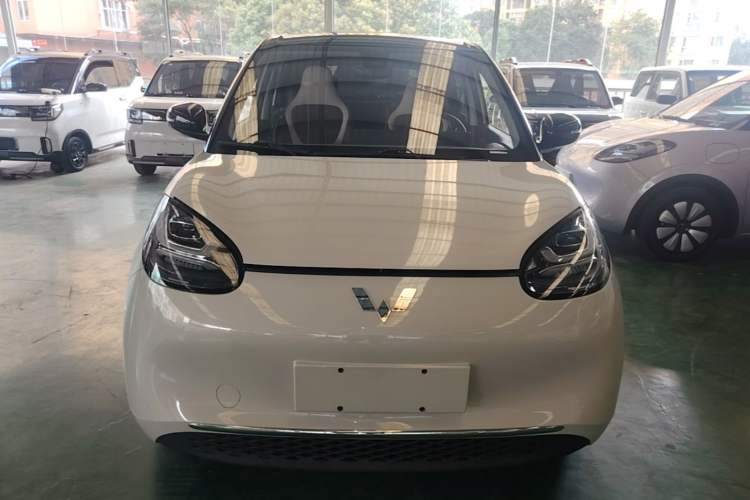 Used Wuling Bingo 2023 333 km Lingxi Connected+ Version Front