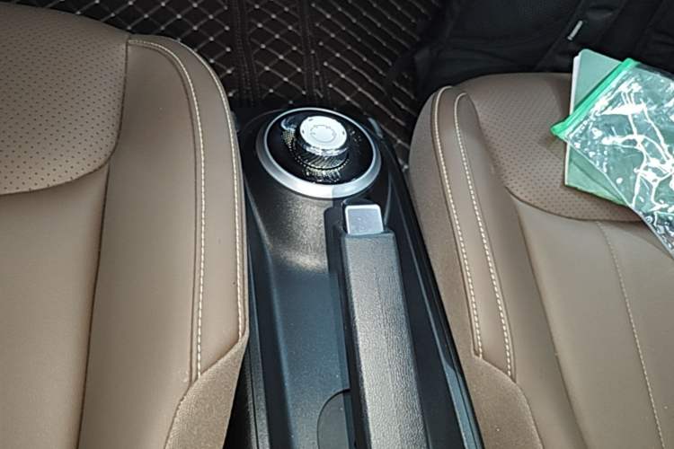Used Wuling Bingo 2023 203km Comfort Edition Gear Lever