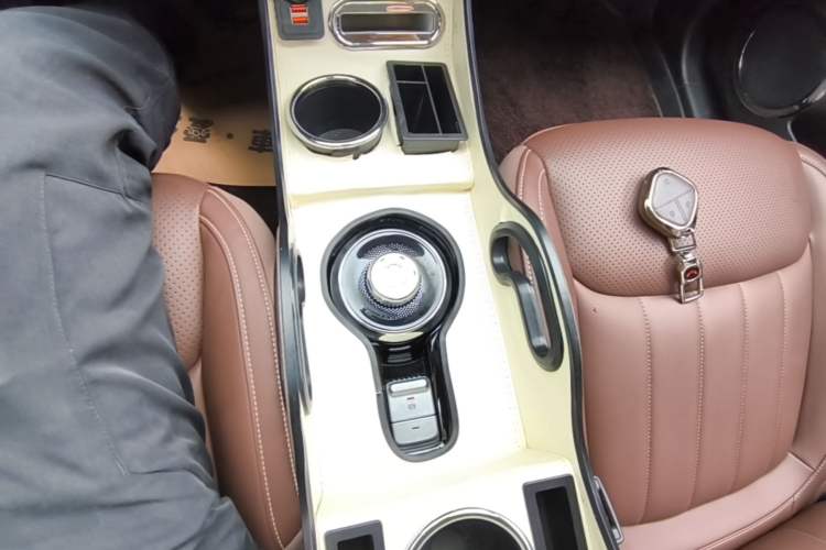 Used Wuling Bingo 2023 333 km Enjoyment Version Gear Lever