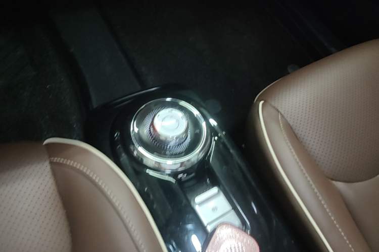 Used Wuling Bingo 2023 333 km Lingxi Connected Version Gear Lever