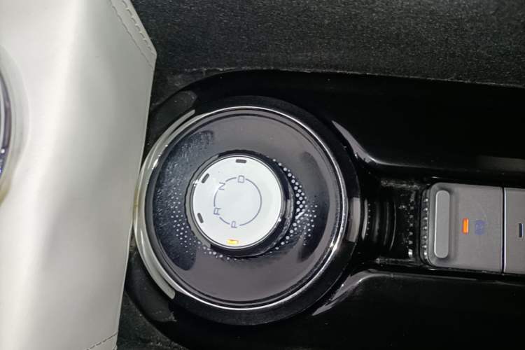 Used Wuling Bingo 2023 333 km Lingxi Connected Version Gear Lever