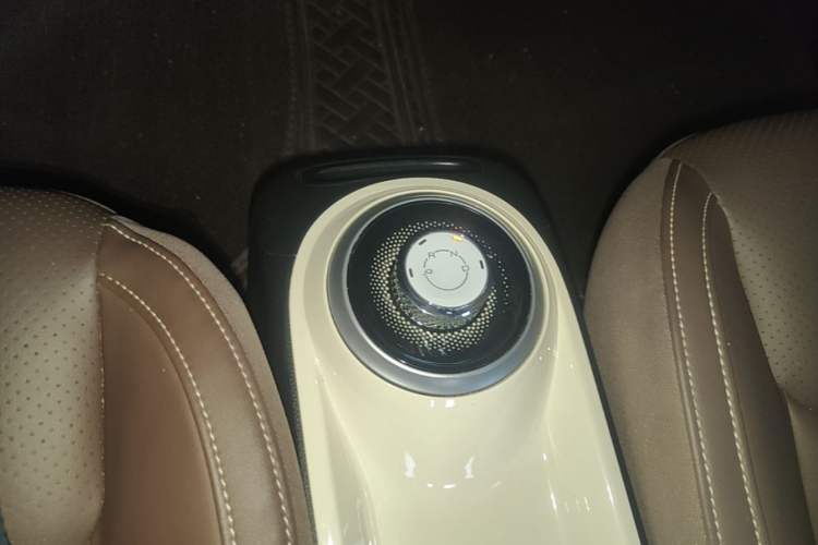 Used Wuling Bingo 2023 203km Comfort Edition Gear Lever