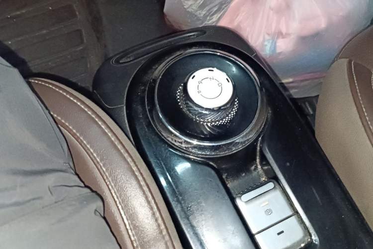 Used Wuling Bingo 2023 333 km Lingxi Connected Version Gear Lever