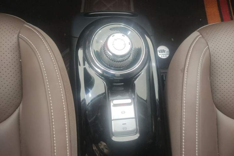 Used Wuling Bingo 2023 333 km Fast-Share Version Gear Lever