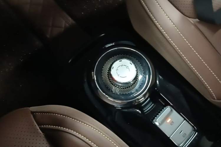 Used Wuling Bingo 2023 333 km Lingxi Connected+ Version Gear Lever
