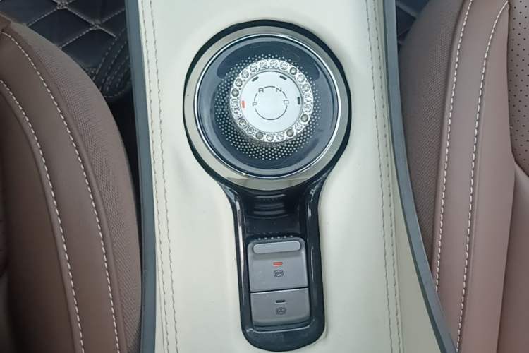 Used Wuling Bingo 2023 333 km Lingxi Connected Version Gear Lever
