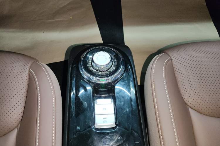 Used Wuling Bingo 2023 333 km Lingxi Connected+ Version Gear Lever
