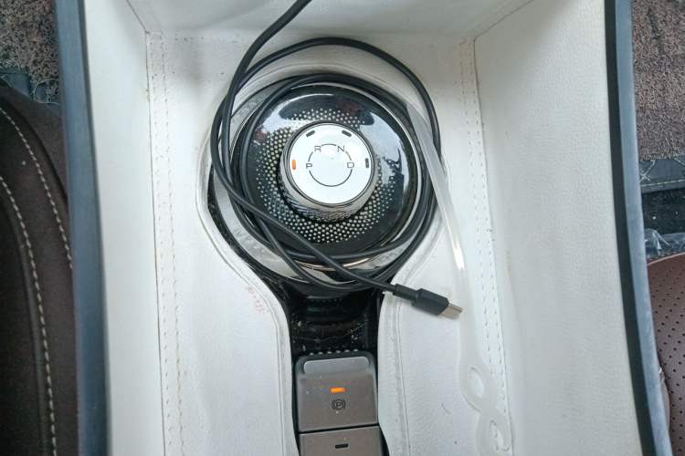Used Wuling Bingo 2023 333 km Lingxi Connected Version Gear Lever