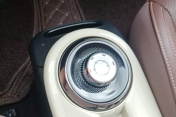 Used Wuling Bingo 2023 333 km Enjoyment Version Gear Lever