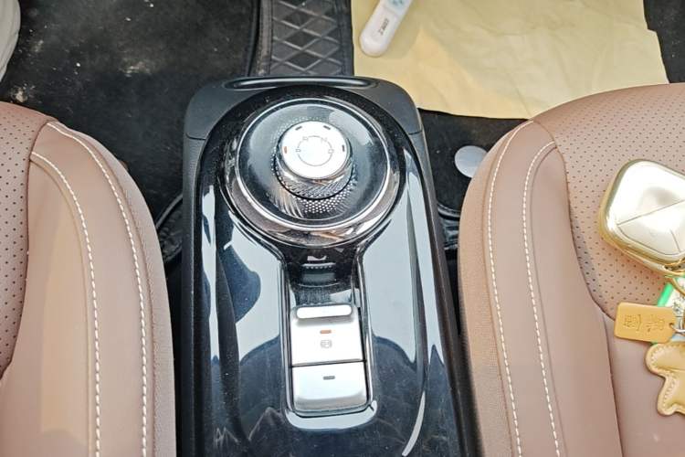 Used Wuling Bingo 2023 333 km Lingxi Connected Version Gear Lever