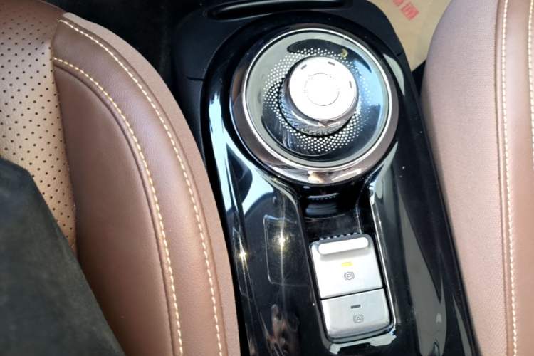 Used Wuling Bingo 2023 333 km Lingxi Connected+ Version Gear Lever