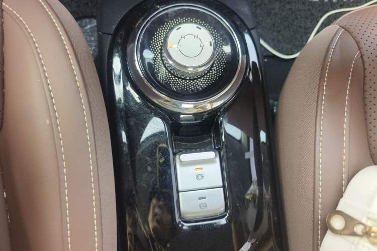 Used Wuling Bingo 2023 333 km Lingxi Connected Version Gear Lever