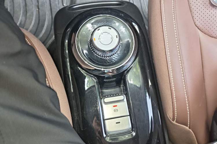 Used Wuling Bingo 2023 333 km Lingxi Connected Version Gear Lever
