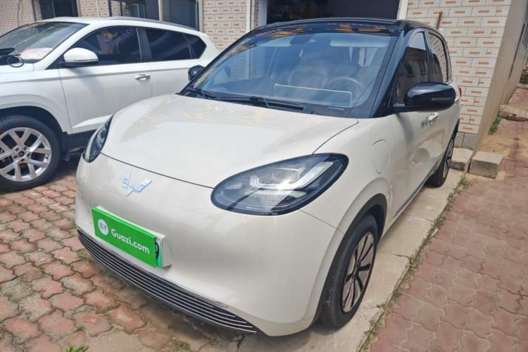 Used Wuling Bingo 2023 410 km Lingxi Deluxe Edition Guazi used car, China used car export, Used car for sale, Used Wuling cars, Cheapest cars for sale, Electric vehicle, New energy car