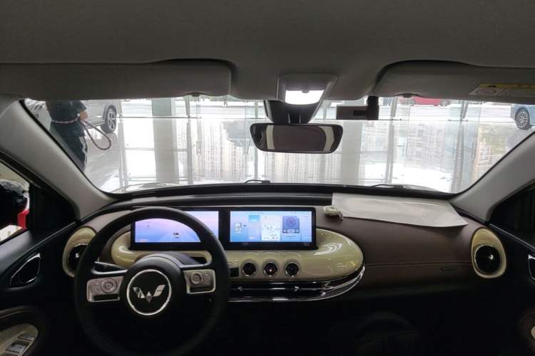 Used Wuling Bingo 2023 410 km Lingxi Deluxe Edition Headliner