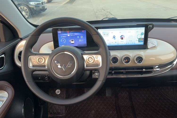 Used Wuling Bingo 2023 203km Comfort Edition Interior 1