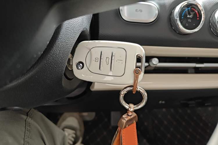 Used Wuling Bingo 2023 203km Light Edition Interior 1
