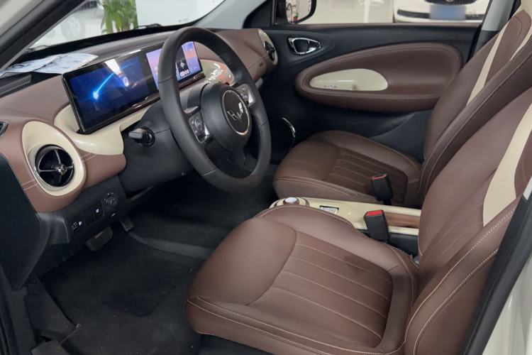 Used Wuling Bingo 2023 333 km Lingxi Connected Version Interior 1