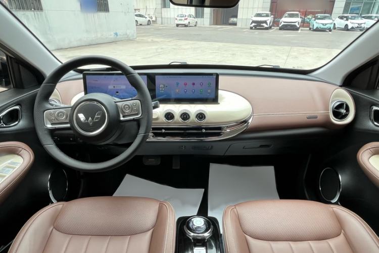 Used Wuling Bingo 2023 333 km Lingxi Connected Version Interior 2