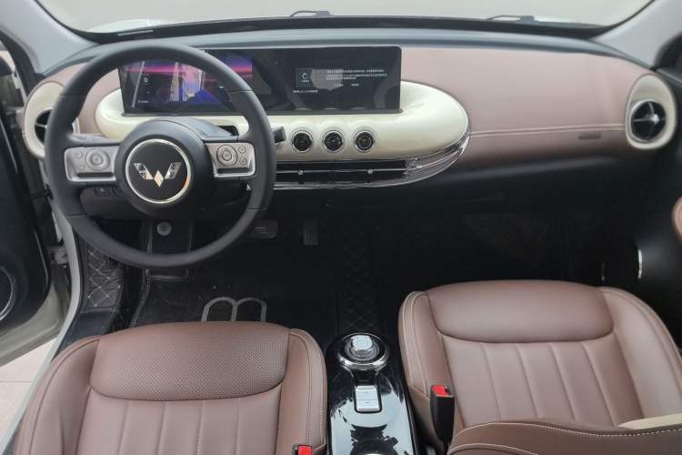 Used Wuling Bingo 2023 333 km Lingxi Connected Version Interior 2