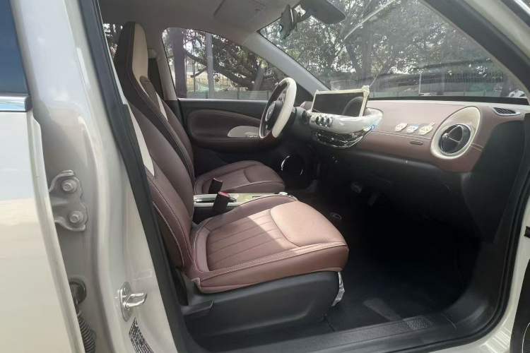 Used Wuling Bingo 2023 333 km Lingxi Connected+ Version Interior 2