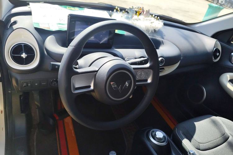 Used Wuling Bingo 2023 203km Light Edition Interior 2