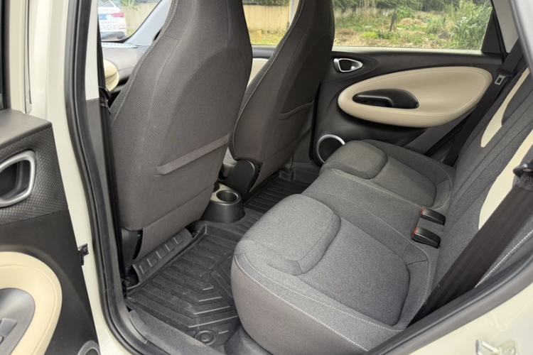Used Wuling Bingo 2023 203km Light Edition Interior 3