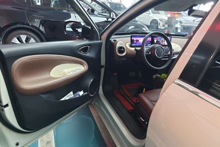 Used Wuling Bingo 2023 333 km Lingxi Connected Version Interior 3