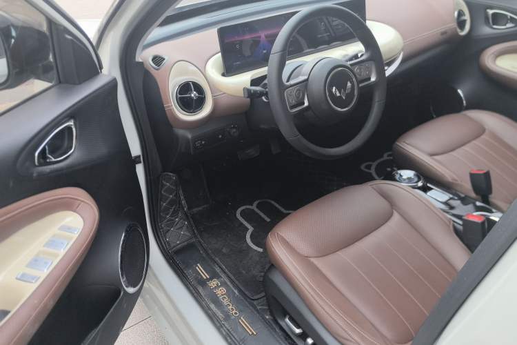 Used Wuling Bingo 2023 333 km Lingxi Connected Version Interior 3