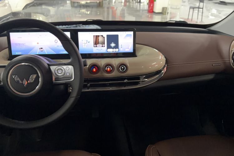 Used Wuling Bingo 2023 333 km Lingxi Connected Version Interior 3