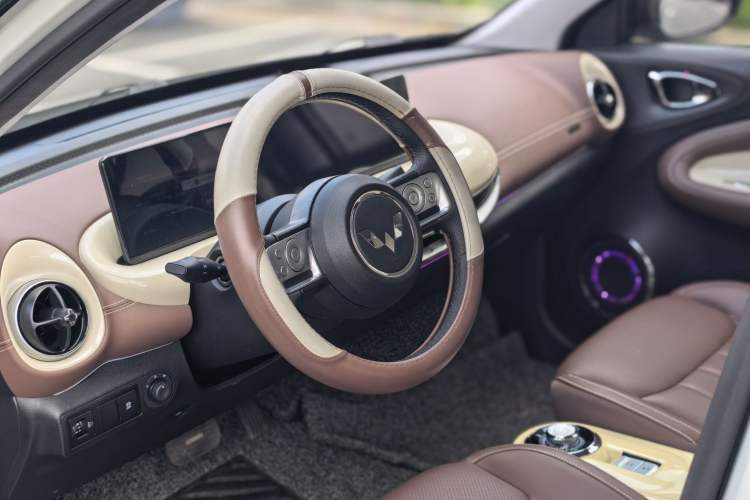 Used Wuling Bingo 2023 333 km Lingxi Connected Version Interior 3