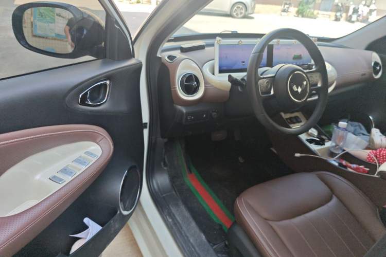Used Wuling Bingo 2023 333 km Lingxi Connected Version Interior 3