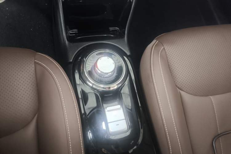 Used Wuling Bingo 2023 333 km Lingxi Connected Version Interior 4