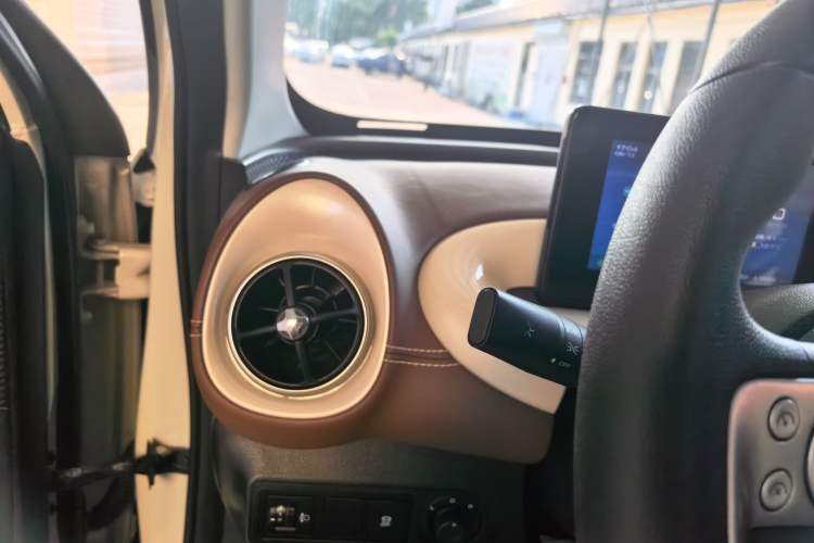 Used Wuling Bingo 2023 333km Enjoy+ Version Interior 4
