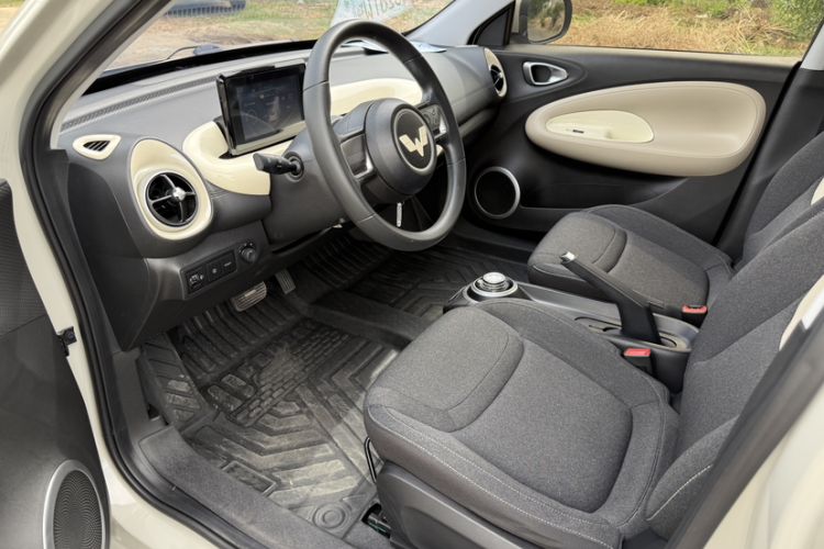 Used Wuling Bingo 2023 203km Light Edition Interior 4