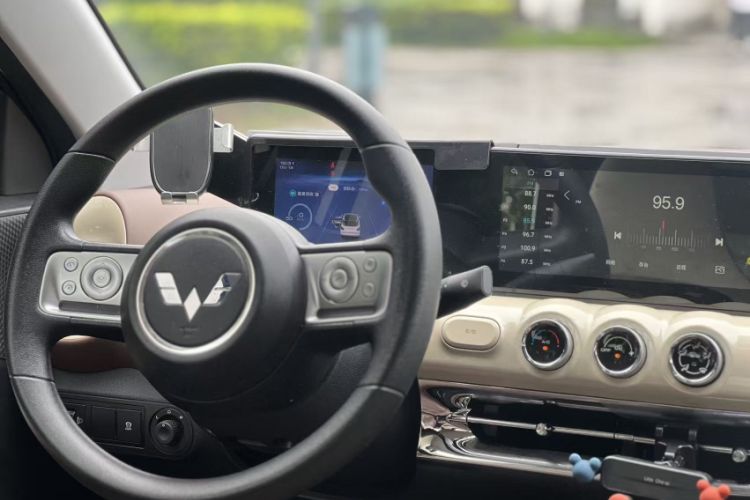 Used Wuling Bingo 2023 333km Enjoy+ Version Interior 4