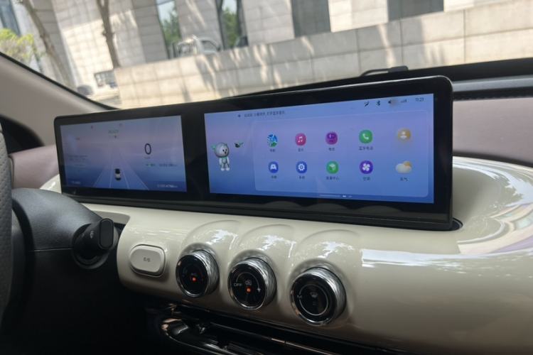 Used Wuling Bingo 2023 333 km Lingxi Connected Version Interior 4