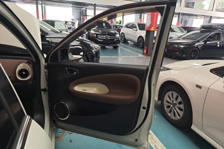Used Wuling Bingo 2023 333 km Lingxi Connected Version Interior 5