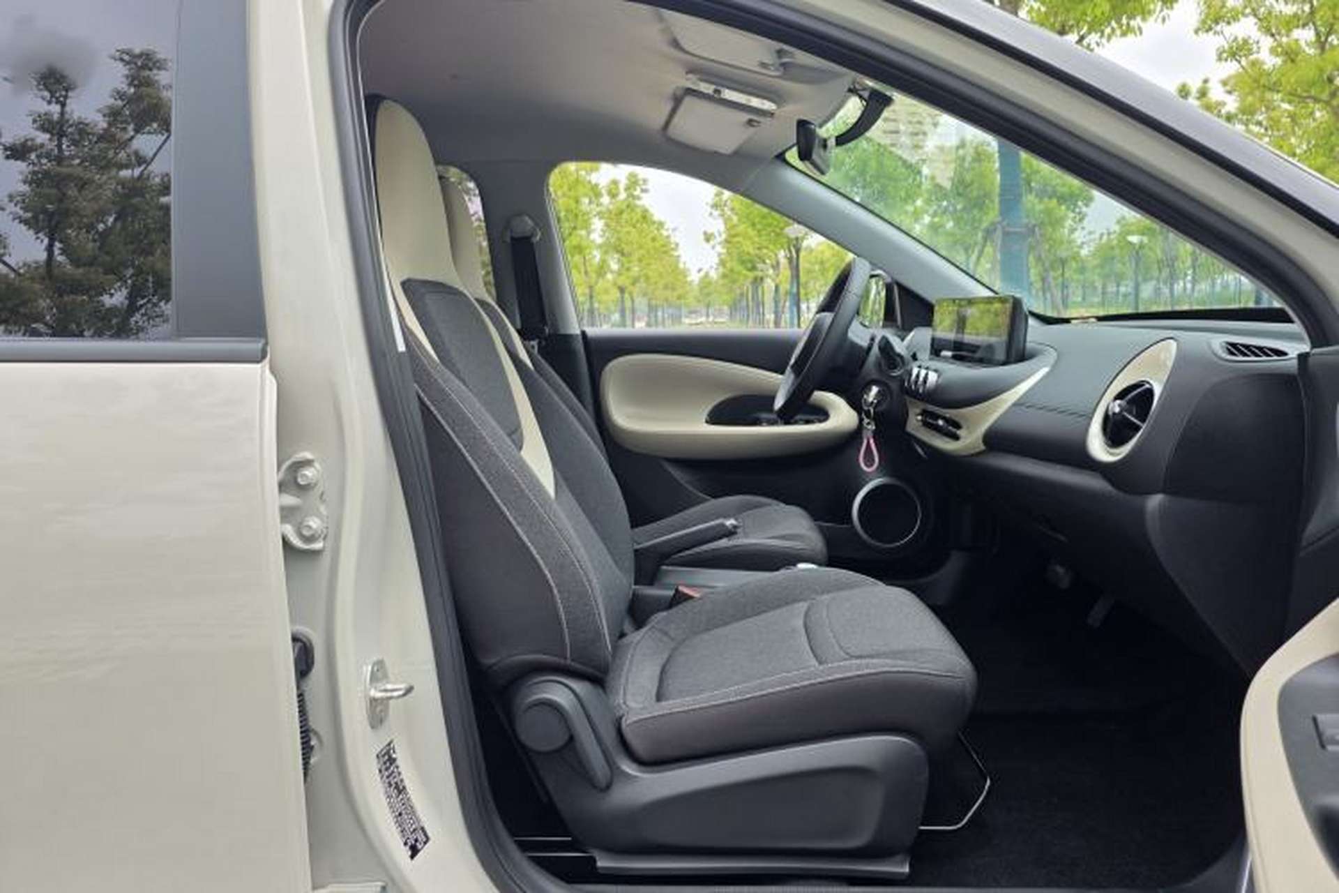 Used Wuling Bingo 2023 333 km Fast-Share Version Interior 5
