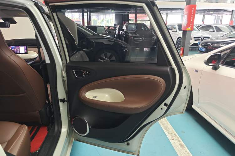 Used Wuling Bingo 2023 333 km Lingxi Connected Version Interior 6