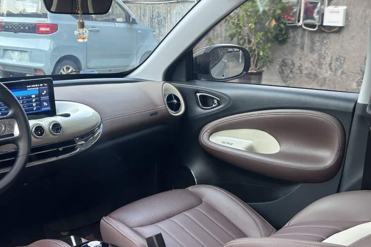 Used Wuling Bingo 2023 333 km Enjoyment Version Interior 6